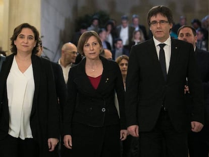 Colau, Forcadell y Puigdemont en la cumbre por el referéndum el pasado 23 de diciembre.