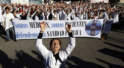 Manifestación en el hospital La Paz (Madrid) contra la privatización, en noviembre de 2012.
