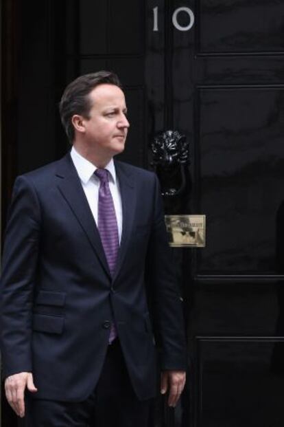 El primer ministro británico, David Cameron, en la entrada de 10 Downing Street, la sede del Gobierno en Londres.