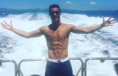 Cristiano Ronaldo, en un yate en Ibiza.