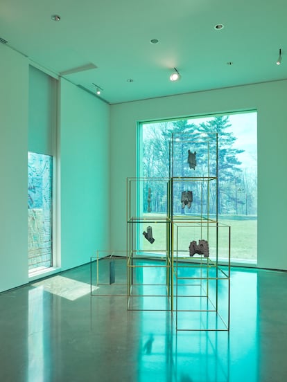 Vista de instalación del trabajo de Claudia Peña Salinas en la exposición Uxmal en el Hudson,
Hessel Museum, CCS Bard, Nueva York, 2021. (Fotografía: Olympia Shannon)