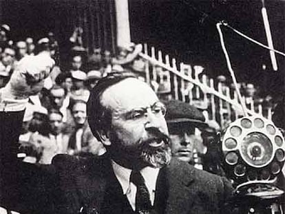 Fernando de los Ríos, durante un mitin en 1933.
