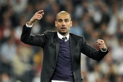 Guardiola, durante el partido de anoche en el Bernabéu.