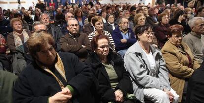 Asamblea de afectados por la quiebra de la secci&oacute;n de cr&eacute;dito de la cooperativa de L&#039;Aldea.