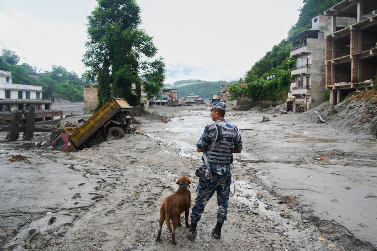 Photo: Elpais Népal et Tibet : Un Effondrement Glaciaire Fait Au Moins 160 Morts