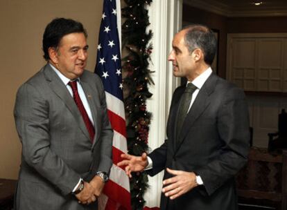 Bill Richardson con Francisco Camps en la reunión en diciembre.