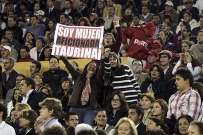 Una de las preguntas aprobadas en la nueva consulta es si se prohíben las corridas de toros y las peleas de gallo, así como los juegos de azar