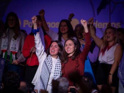 Irene Montero, junto a Ione Belarra, en el acto para anunciar la candidatura de la número dos de Podemos a las europeas de junio, el 16 de diciembre en Madrid.