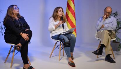 Marta Pascal (c), secretària general del Partit Nacionalista de Catalunya, Olga Tortosa, presidenta, i Antoni Garrell, d'El País de Demà, 