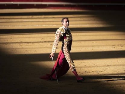 Enrique Ponce, en la plaza de Navalcarnero, en mayo pasado.