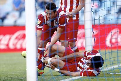 Secuencia del golpe que sufrió Diego Costa tras marcar gol.