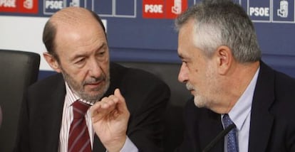 Griñán y Rubalcaba tras el congreso del PSOE.