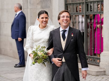 Madrid Mayor Jose Luis Martinez-Almeida and his wife, Teresa Urquijo, walk at the end of their wedding in Madrid, Spain, April 6, 2024. REUTERS/Ana Beltran