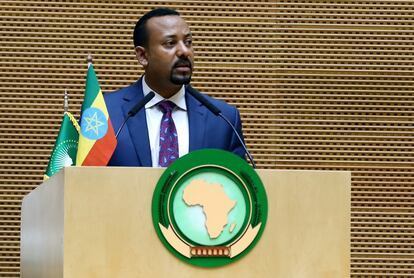 Abiy Ahmed, primer ministro de Etiopía, pronuncia un discurso durante un evento organizado para conmemorar el Día Internacional de la Mujer en la sede de la Unión Africana en Adís Abeba el 8 de marzo de 2019.