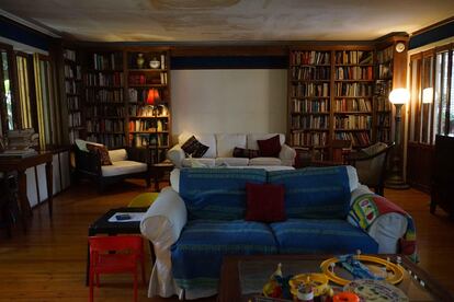 Interior de la casa flotante de Ahdaf Soueif.