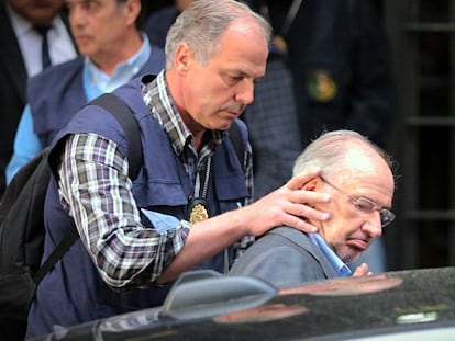 El exministro Rodrigo Rato, durante su detenci&oacute;n. 