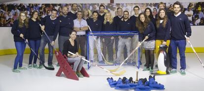 Miembros de la empresa Xtraice, dedicada a la fabricación de pistas de hielo.