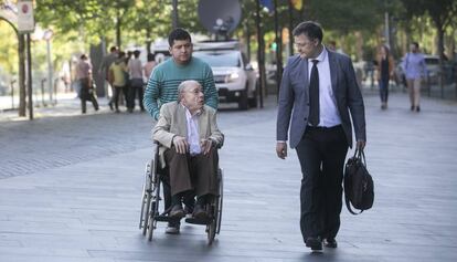 Fèlix Millet llegando a la Ciutat de la Justícia.