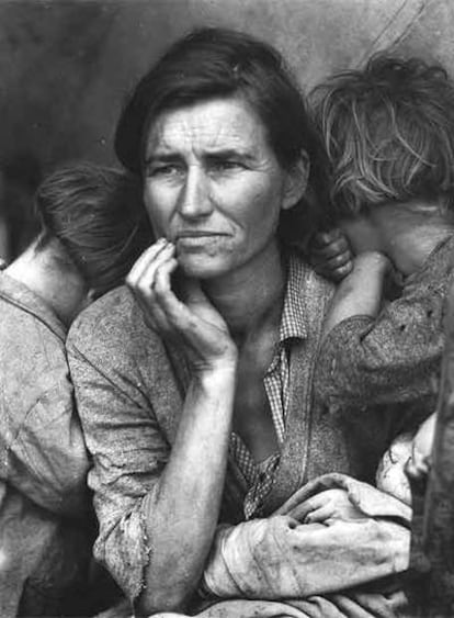 La foto más famosa de Dorothea Lange: una madre con dos niños, cerca del campo de recogida de guisantes de Nipoma, en 1936.