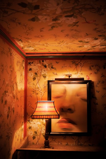 Detalle del arte contemporáneo distribuido por las habitaciones del hotel.