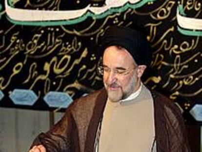 <font size="2"><b>El presidente de Irán, Mohamed Jatamí, reelegido por una amplia mayoría</font></b> (AP)