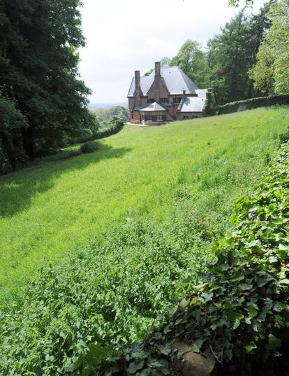 La villa Margerite Yourcenar, junto al bosque del Mont Noir, al norte de Francia.