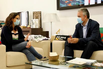 La vicepresidenta Mónica Oltra y el vicepresidente segundo Héctor Illueca, el martes en Valencia. ANA ESCOBAR (EFE)