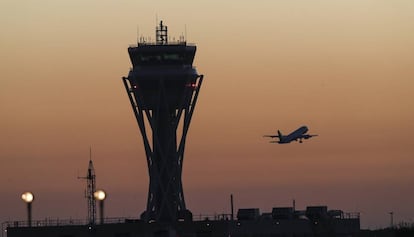 Torre de control de l'aeroport del Prat.