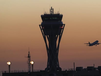 Torre de control de l'aeroport del Prat.