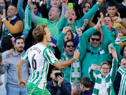 Sergio Canales celebra el gol ante el Atlético de Madrid.