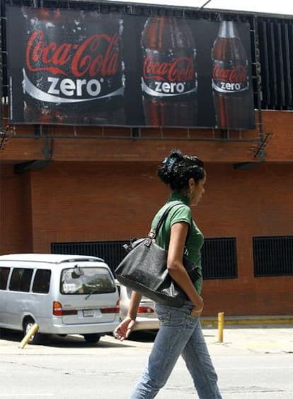 Valla publicitaria de Coca Cola Zero en Caracas.