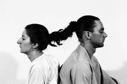 Marina Abramovic y Ulay durante su 'performance' 'Relation in time'.