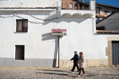 Una calle de Candelario.