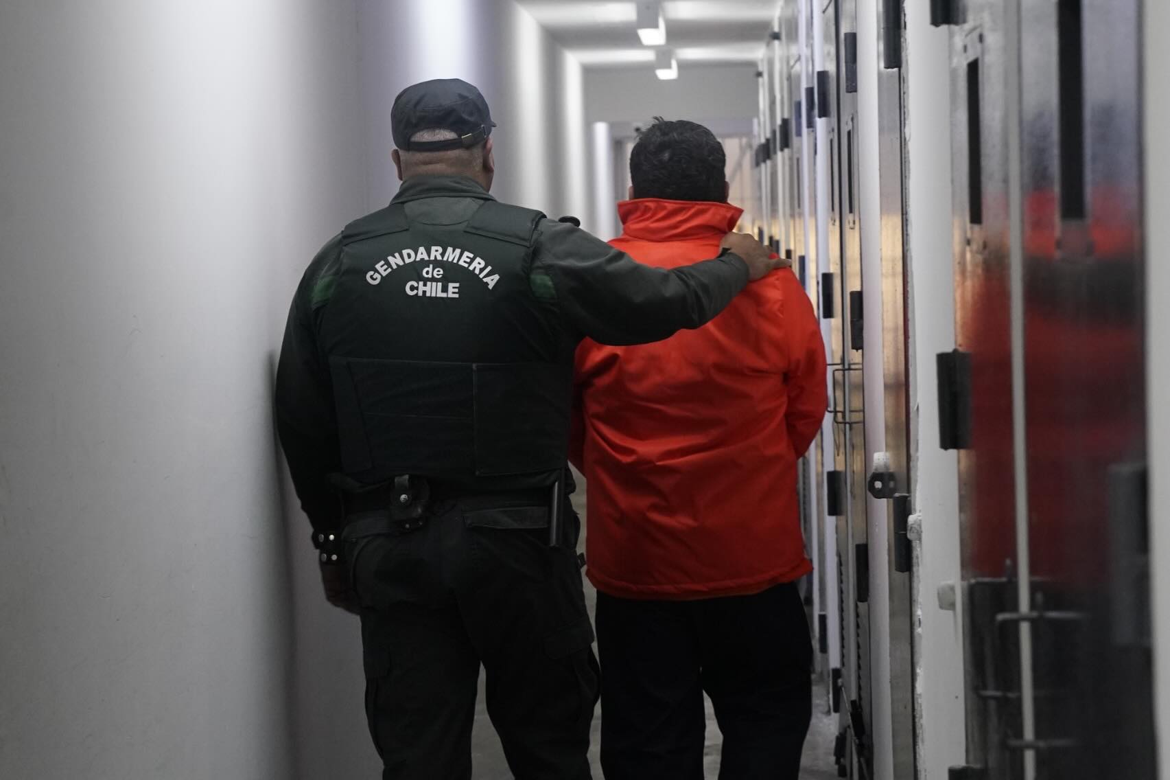 Los reos del crimen organizado, aislados y con uniformes azu