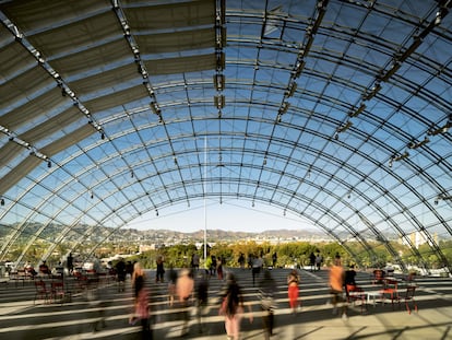 Vista del exterior del Museo de la Academia en Los Ángeles, una de las más recientes obras de Renzo Piano.