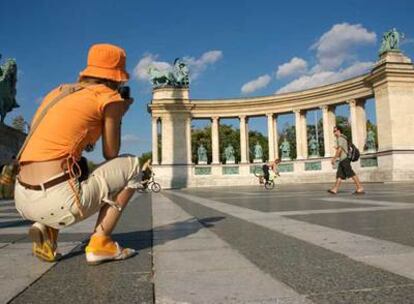 La plaza de los Héroes, en el centro de Budapest, está dominada por el Memorial del Milenio. La capital de Hungría es una de las ciudades preferidas por los viajeros españoles para escapadas de fin de semana.