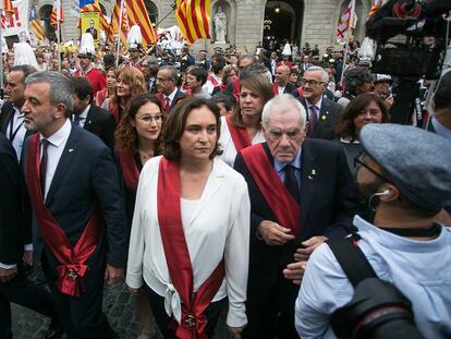 Los concejales de Barcelona tras la toma de posesión del cargo. 