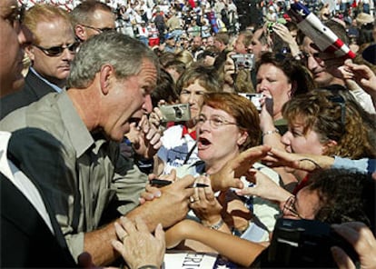 Bush, durante un acto  electoral celebrado ayer en Avoca (Pensilvania).