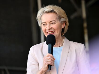 La presidenta de la Comisión Europea y candidata popular a repetir en el cargo, Ursula von der Leyen, durante un acto de campaña en Helsinki (Finlandia), el 4 de junio.