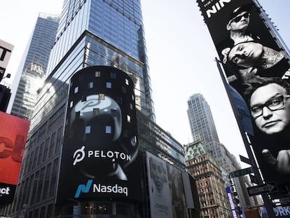 Una pantalla en Times Square (Nueva York) anuncia la salida a Bolsa de Peloton el pasado 26 de septiembre.