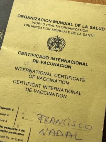 Cartilla internacional de vacunación.