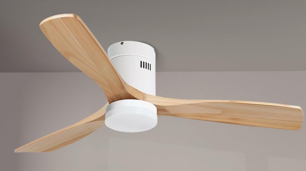 Ventilador de techo led con seis velocidades.