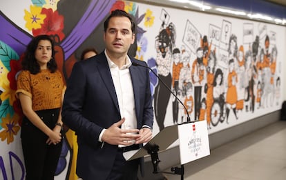 El vicepresidente de la Comunidad de Madrid, Ignacio Aguado, en la presentación de una campaña por la igualdad de la mujer en Metro.