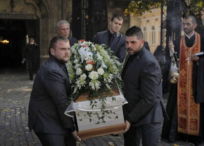 Funeral por la periodista búlgara Viktoria Marinova, asesinada el pasado sábado en Ruse. (AP Photo/Vadim Ghirda)