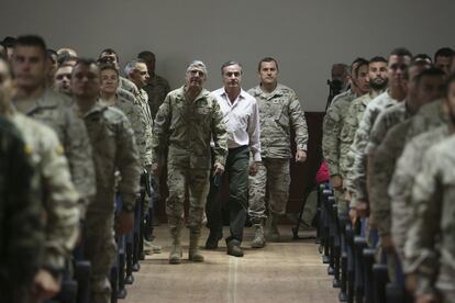 Carlos Sainz se presenta oficialmente a la Brigada Acorazada 'Guadarrama XII'.