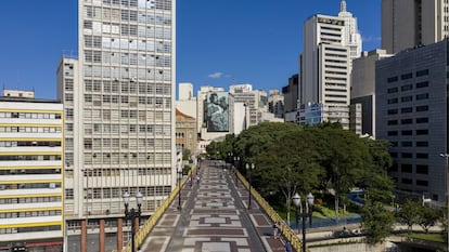 O viaduto de Santa Efigênia, em São Paulo, no início do confinamento.