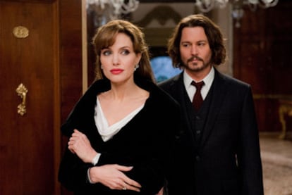 Angelina Jolie y Johnny Depp en <i>The tourist.</i>