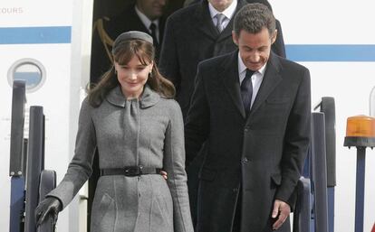 Carla Bruni y Nicolas Sarkozy, a su llegada a Londres en agosto de 2008.