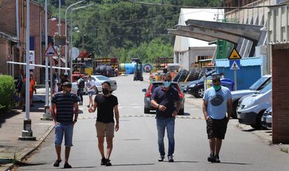 Los trabajadores de la mina de Vilafruns protestan para reclamar más seguridad.