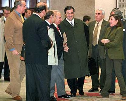 Álvarez-Cascos, ayer tras la reunión de la Comisión de Infraestructuras del Congreso.